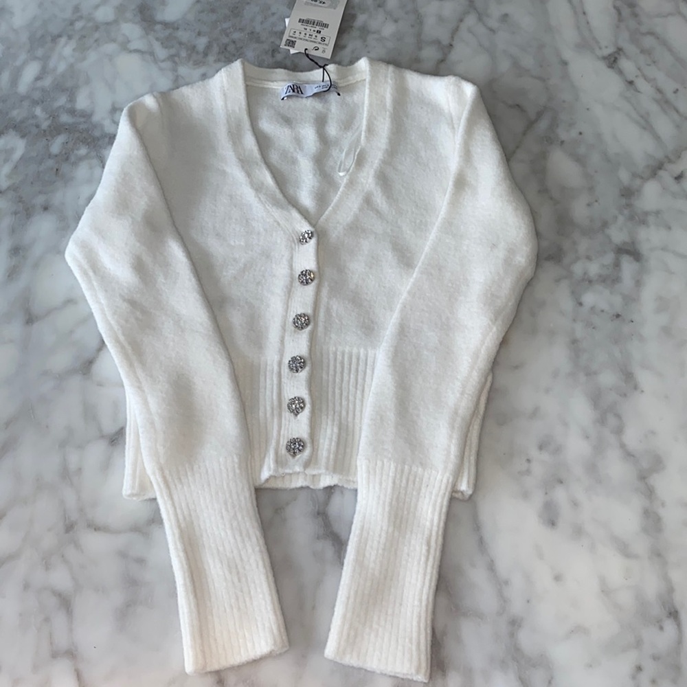 ZARA | new with tags! | color white | fitted sweater | jewel buttons | SOFT!!!🤍